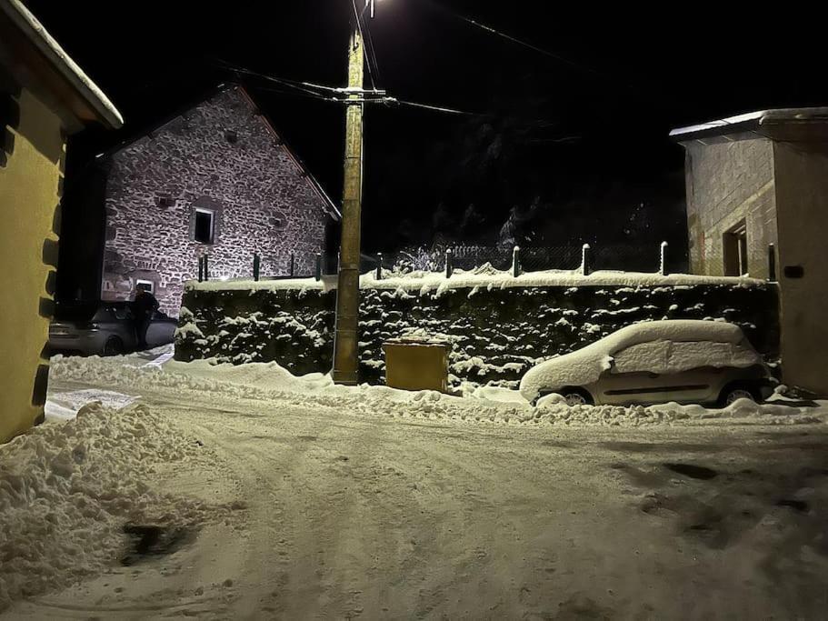 Вилла La Grange De La Gratade Rochefort-Montagne Экстерьер фото
